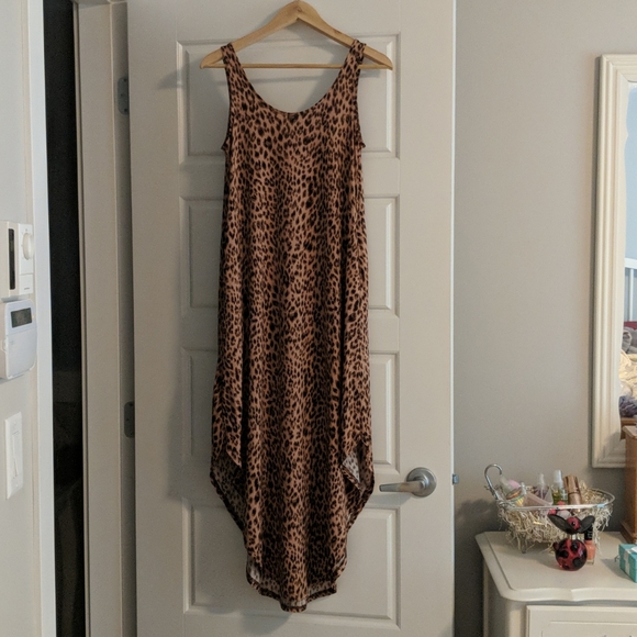 MTS Leopard dress with side slits - Picture 3 of 4